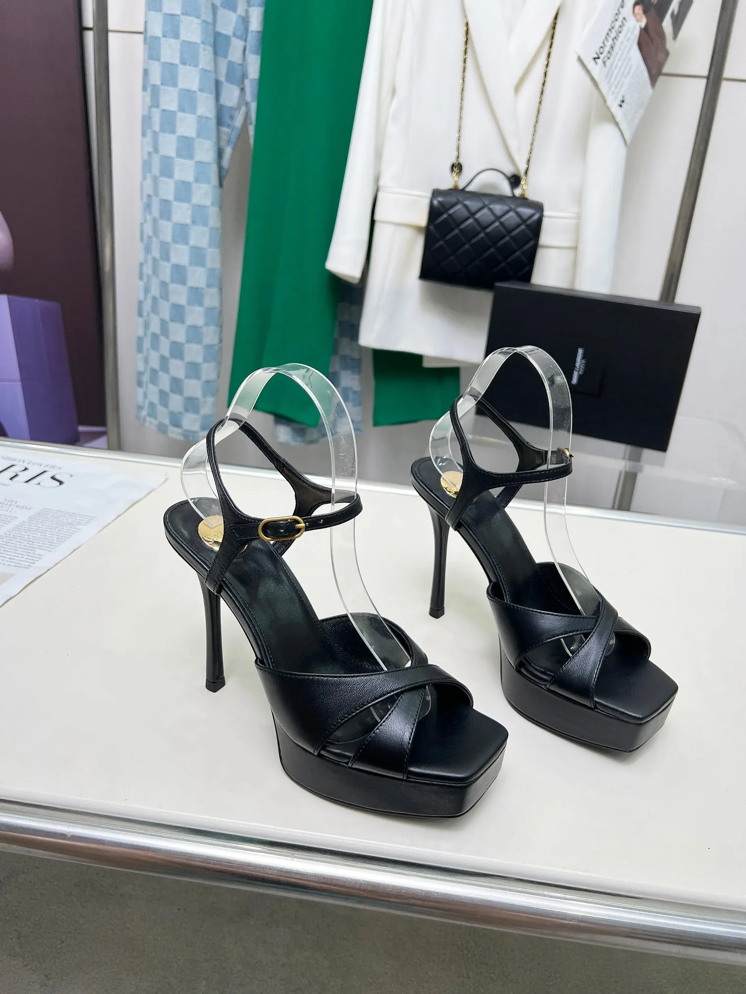 👟👟Ex-factory price 640👟👟 Saint Laurent YSL Saint Laurent sandals Upper: sheepskin surface Size 35-42 (42 is custom-made and non-returnable) Heel height 8.5cm Water platform height 2.5cm Leather outsole 2642-12